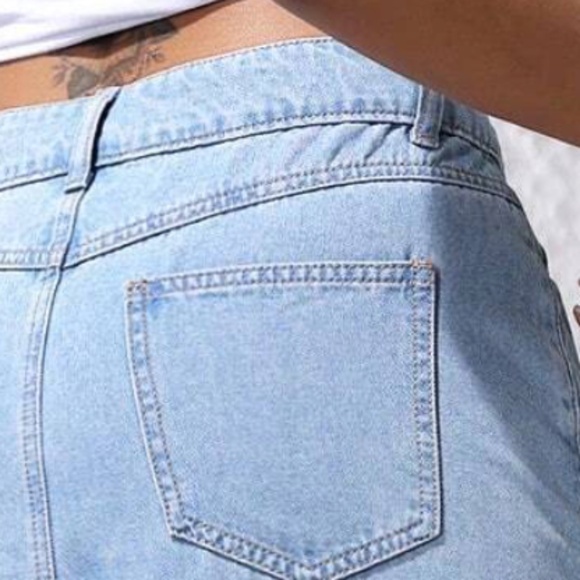 Light Wash Denim Jean Pockets Ruffle hem maxi Skirt - Picture 2 of 5